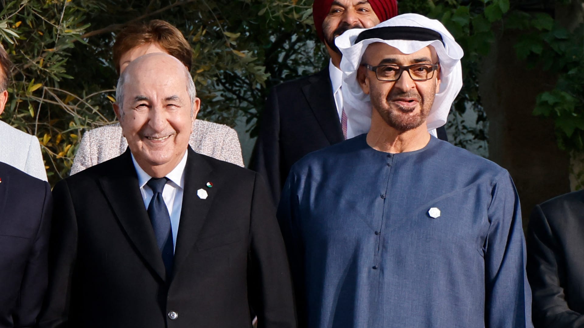 ماذا وراء الخلاف الجوي بين أبوظبي والجزائر وما مدى تأثيره؟