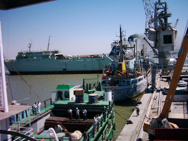 ‏"موانئ دبي" تبحث فرص الاستثمار في تونس‏